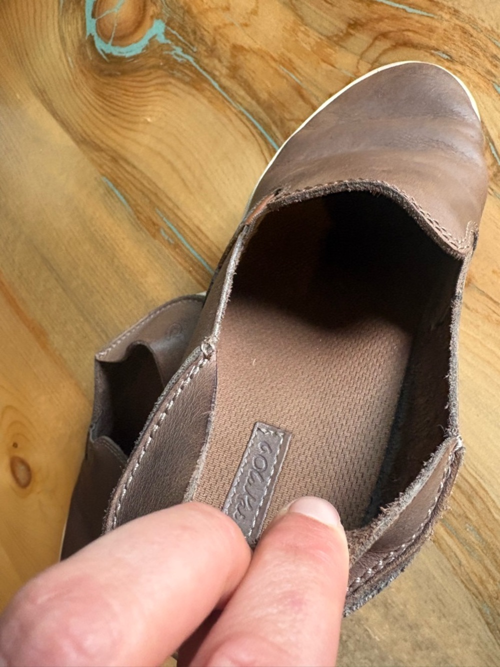 Olukai leather shoes 7.5 - Picture 4 of 6
